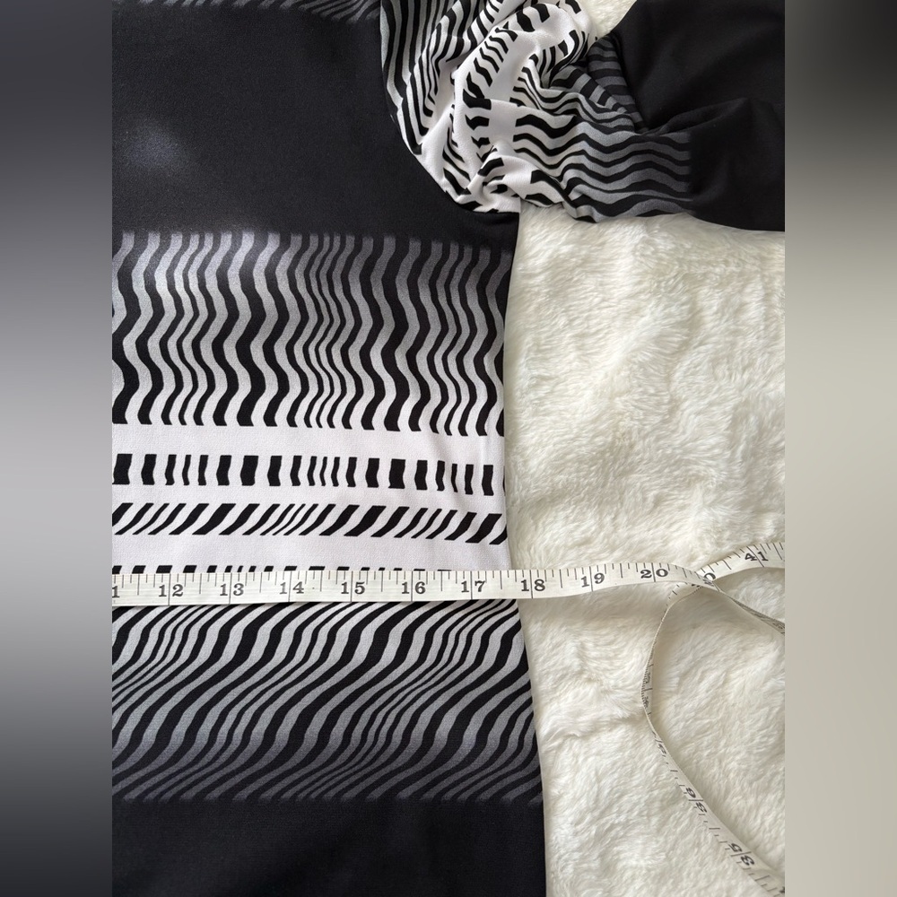 Emma & Michelle Black & White Abstract Stripe Tunic 3/4 Sleeve Boat Neck Sz:Smal - Picture 8 of 10